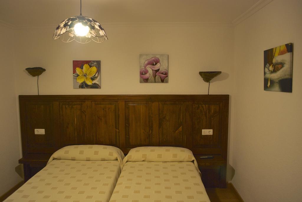 Hostal Monte Rio Hotell Trescares Rum bild