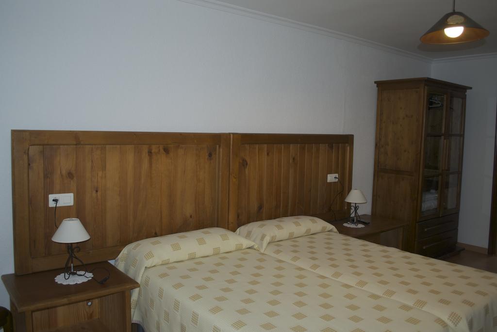 Hostal Monte Rio Hotell Trescares Rum bild